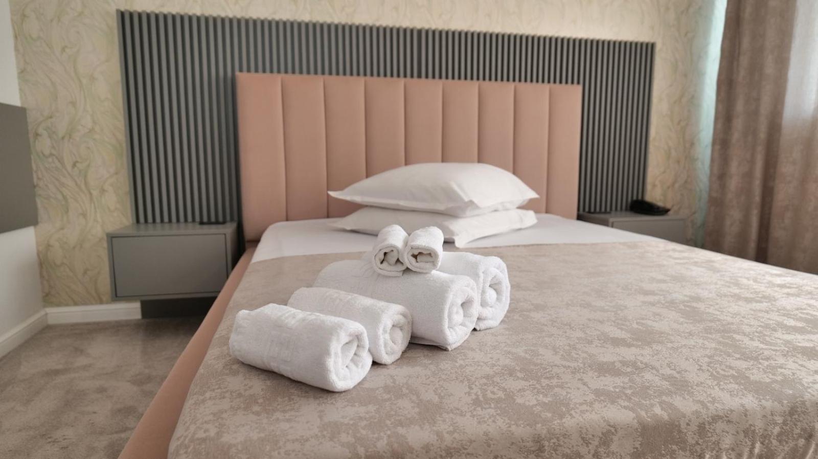 Hotel Parc Craiova Ngoại thất bức ảnh
